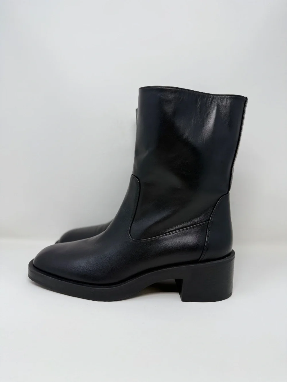 New Stuart Weitzman Kaia Leather Ankle Boot Black Sz 9.5